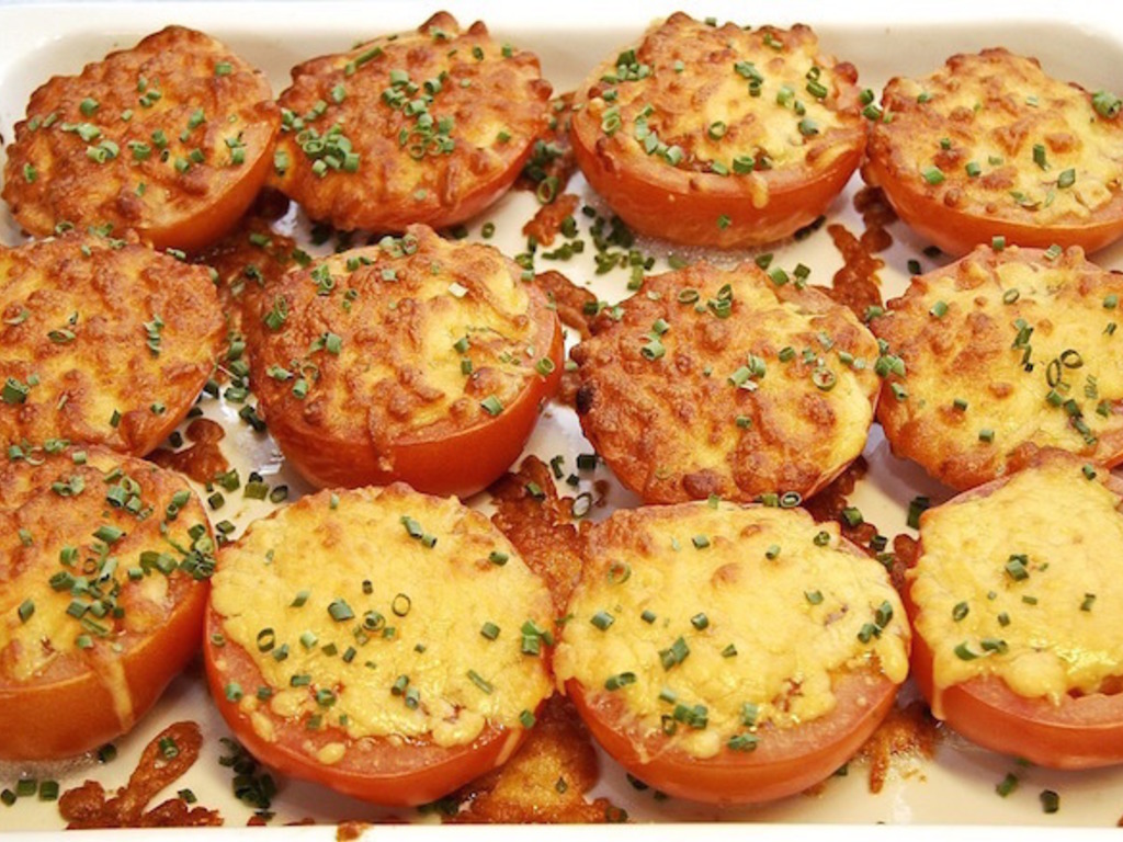 Pomodori gratinati con erba cipollina