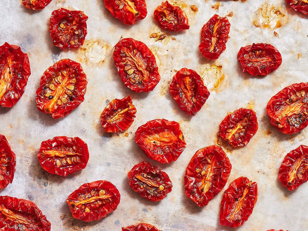 Pomodori secchi sottolio con capperi e origano