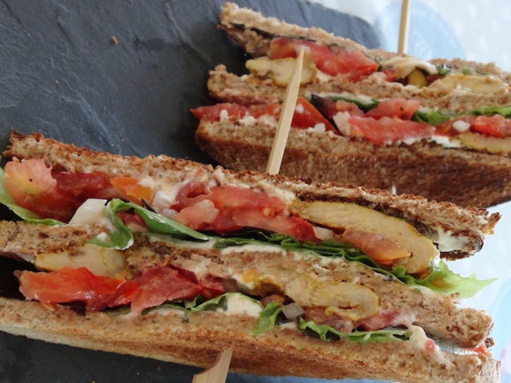Sandwich Club di tonno e formaggio