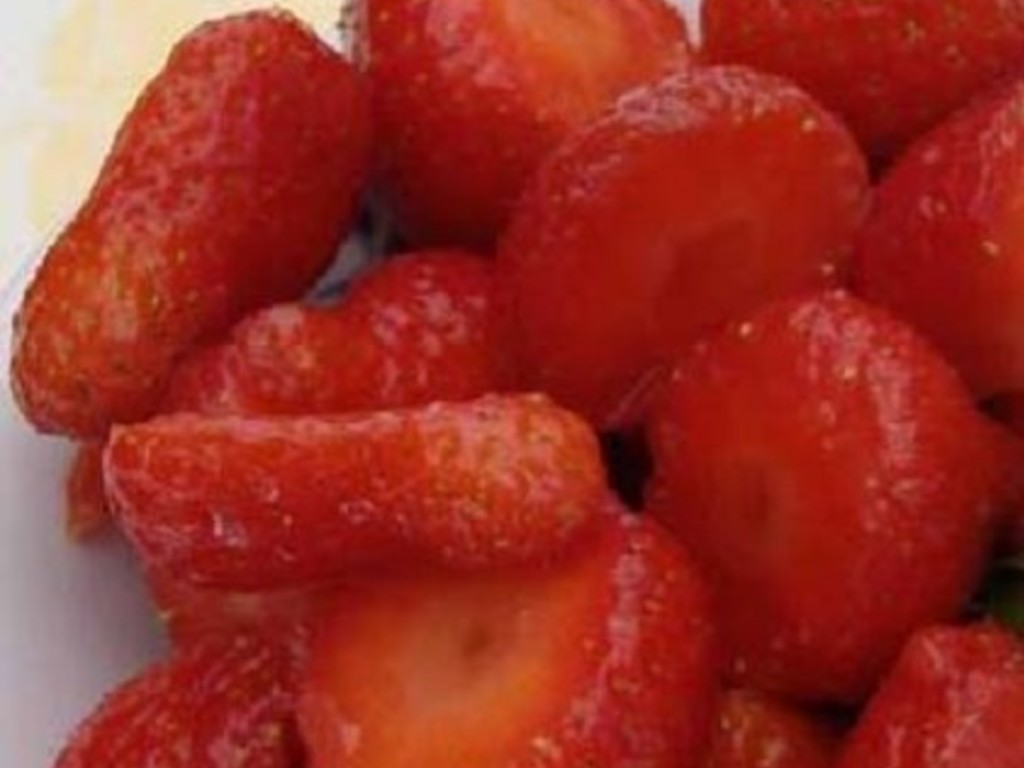 Fragole con salsa di lamponi