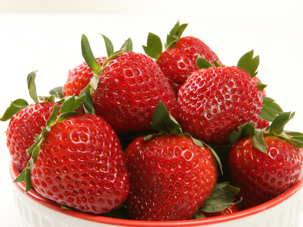 Fragole e cagliata di capra