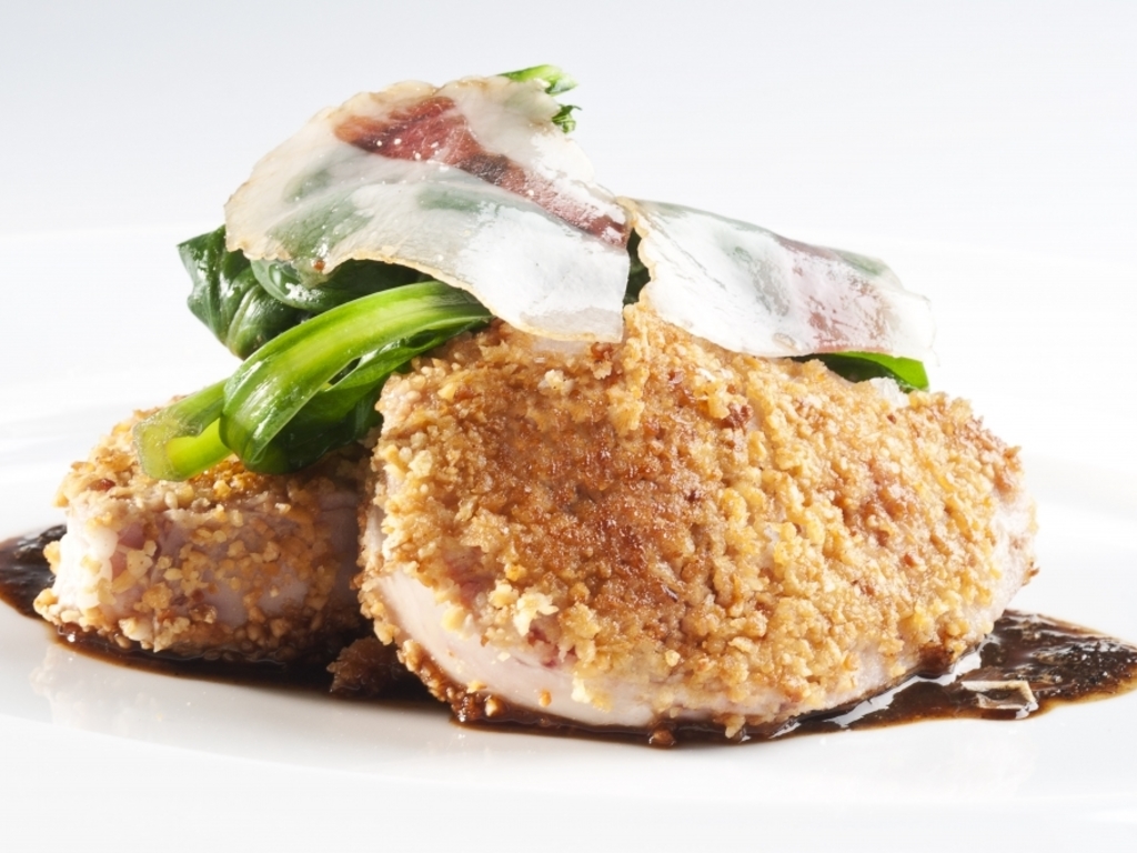 Animelle birrate, salsa al tartufo nero,bietola, guanciale affumicato e olio di nocciola