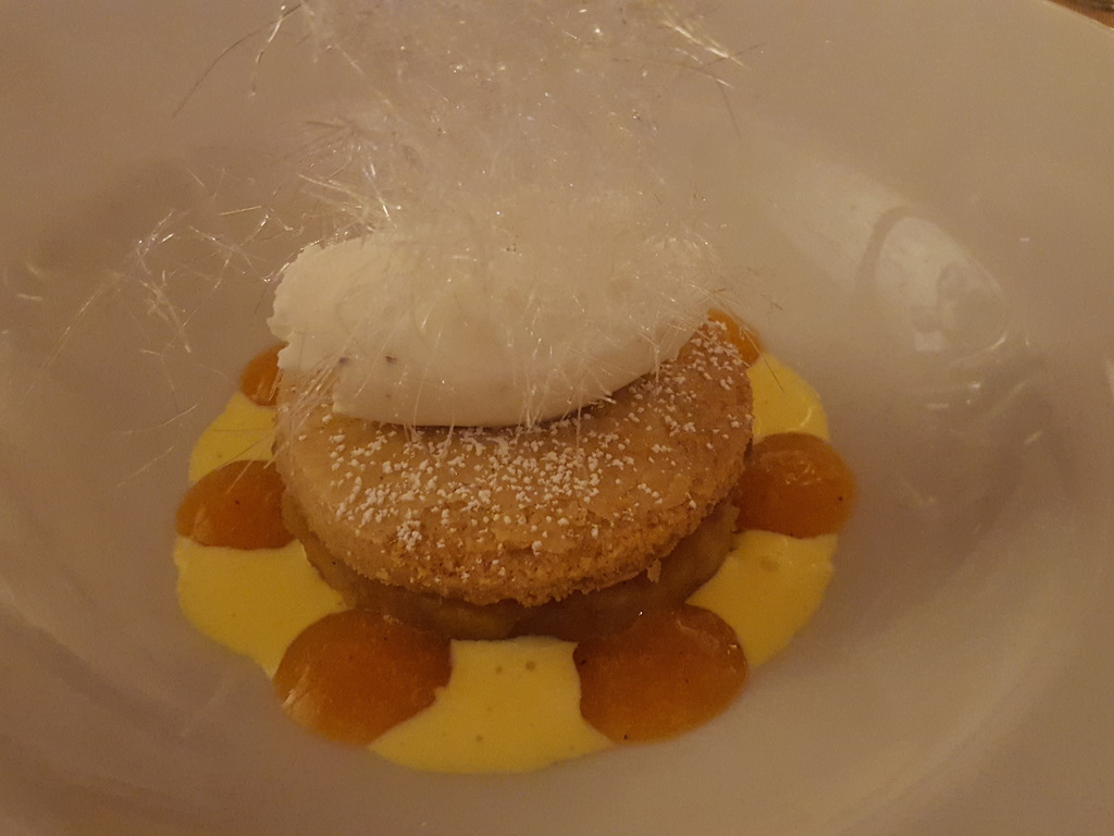 Tartelletta speziata con frutti d' autunno e fior di latte al Tartufo Bianco d' Alba