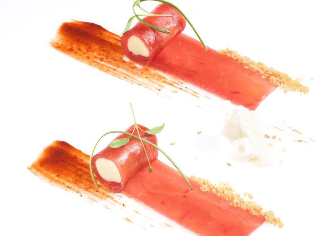 Roll di tonno con morbido di patate e la nostra umeboshi