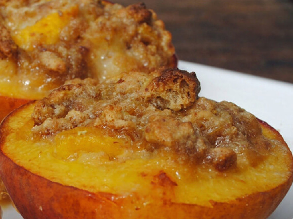 Pesche ripiene con caramello al ciapinabò