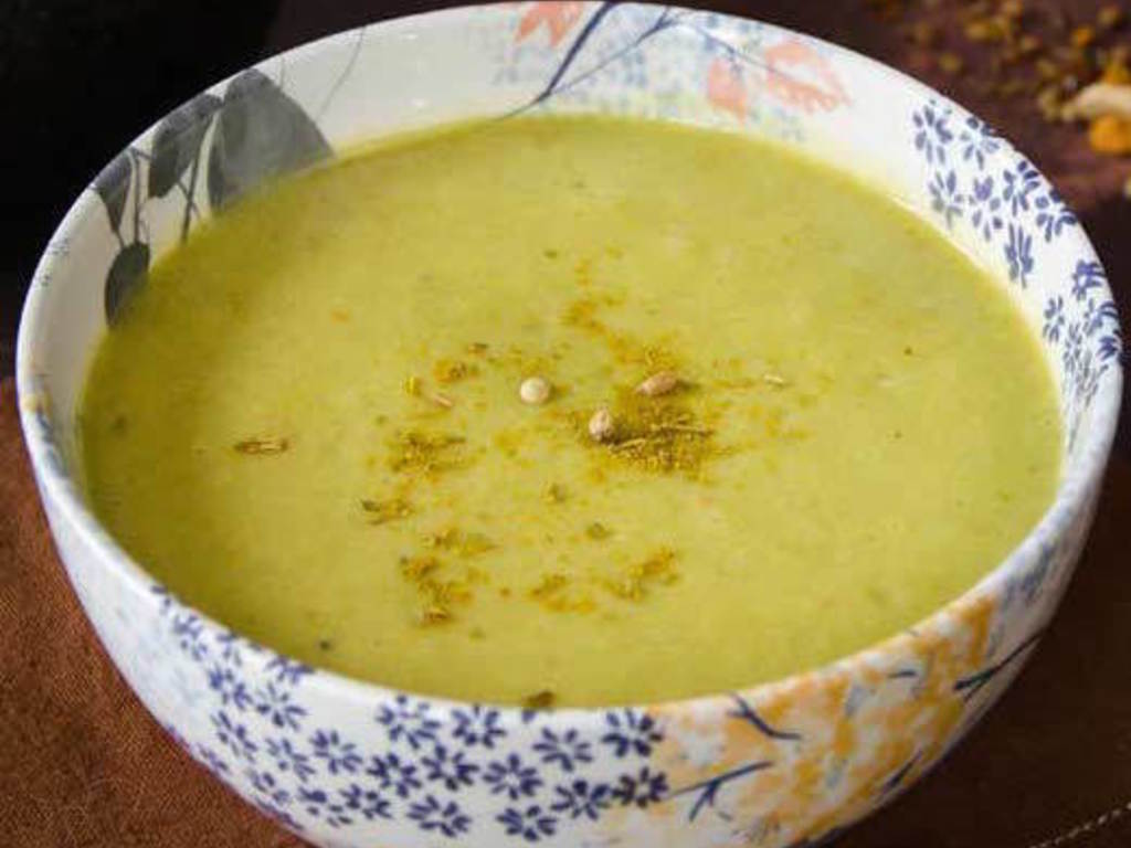 Vellutata di topinambur al curry