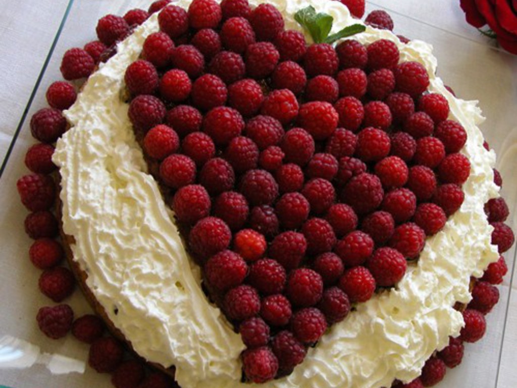 Pavlova ai lamponi