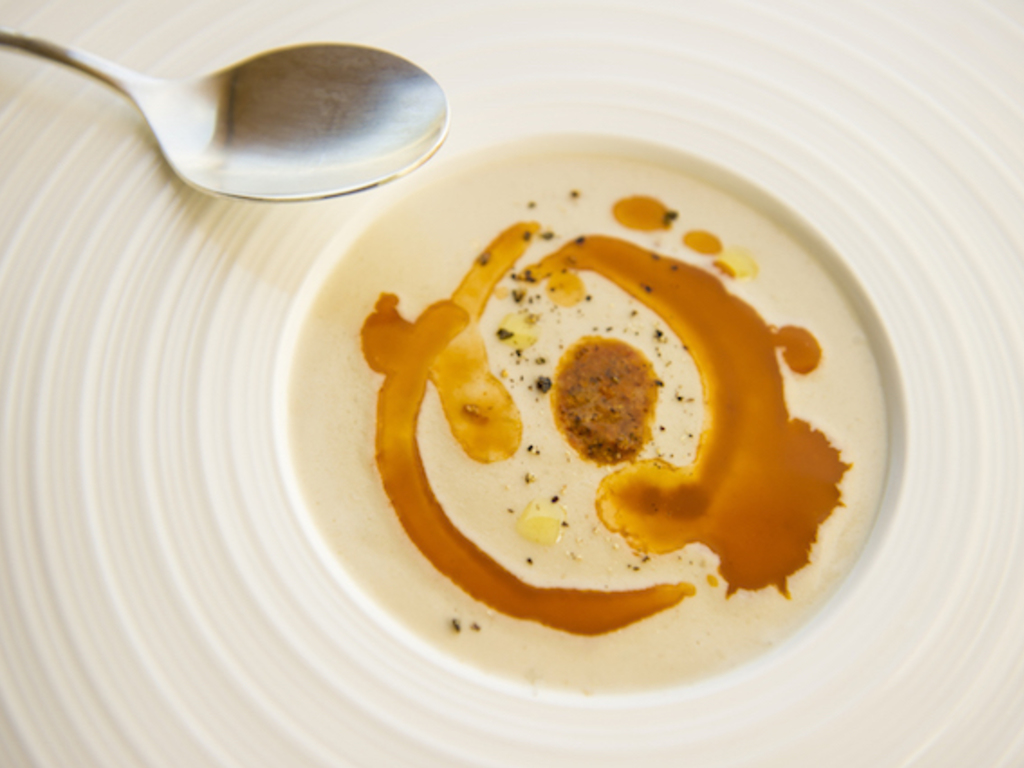 Bagna cauda con ricci di mare crudi