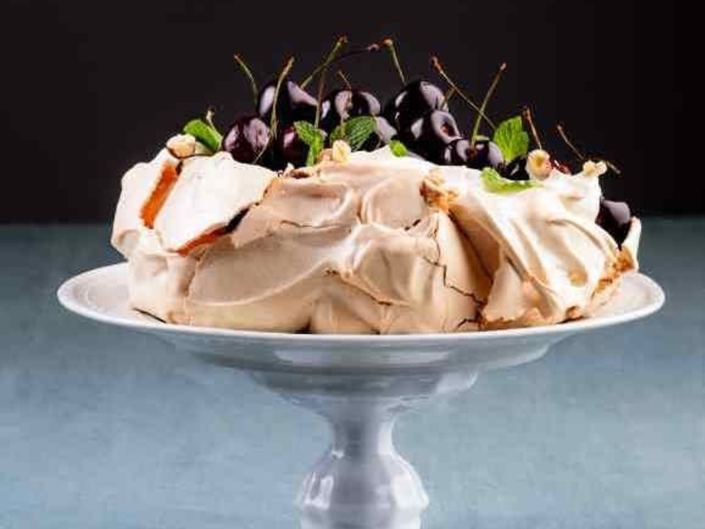 Pavlova alle ciliegie - Cherry Pavlova