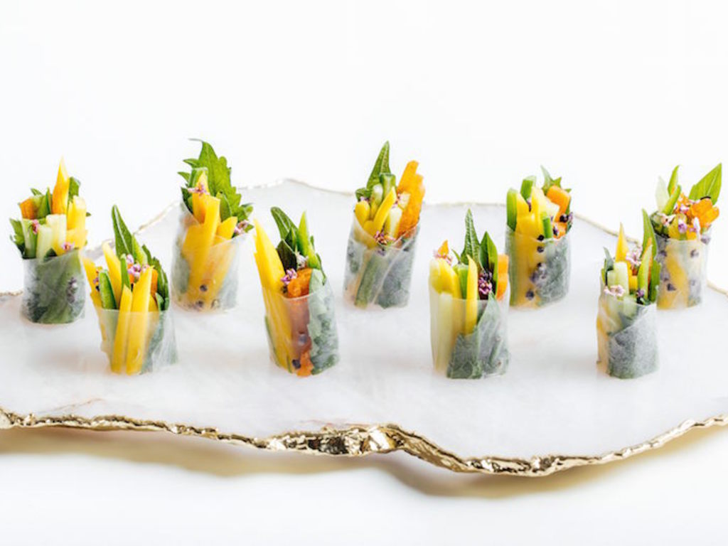 Involtini di carta di riso e vegetali 