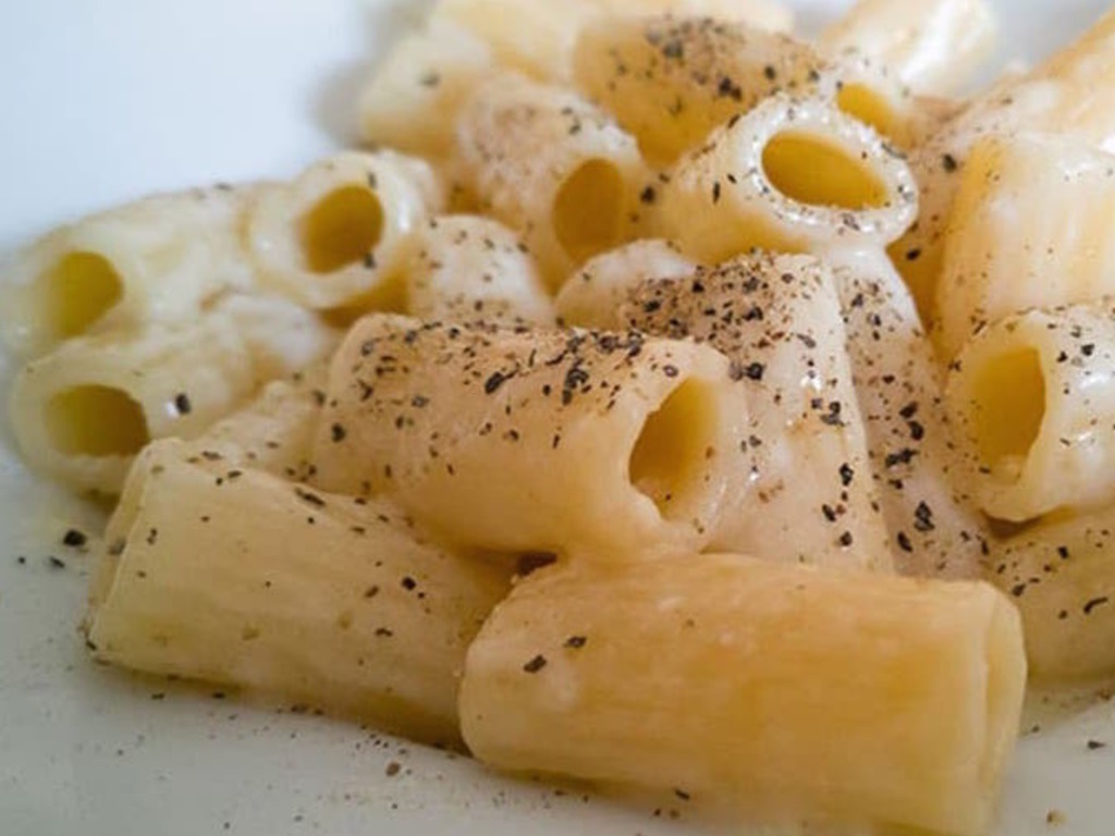 Rigatoni cacio e pepe 