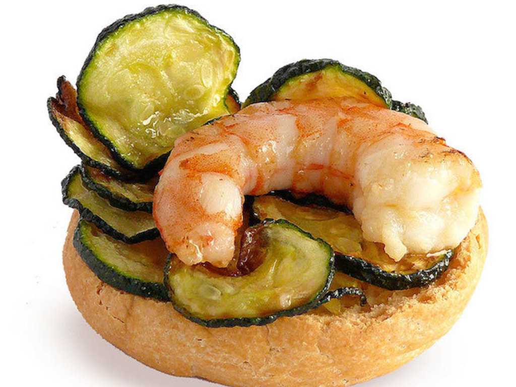 Frisella con zucchine e gamberi