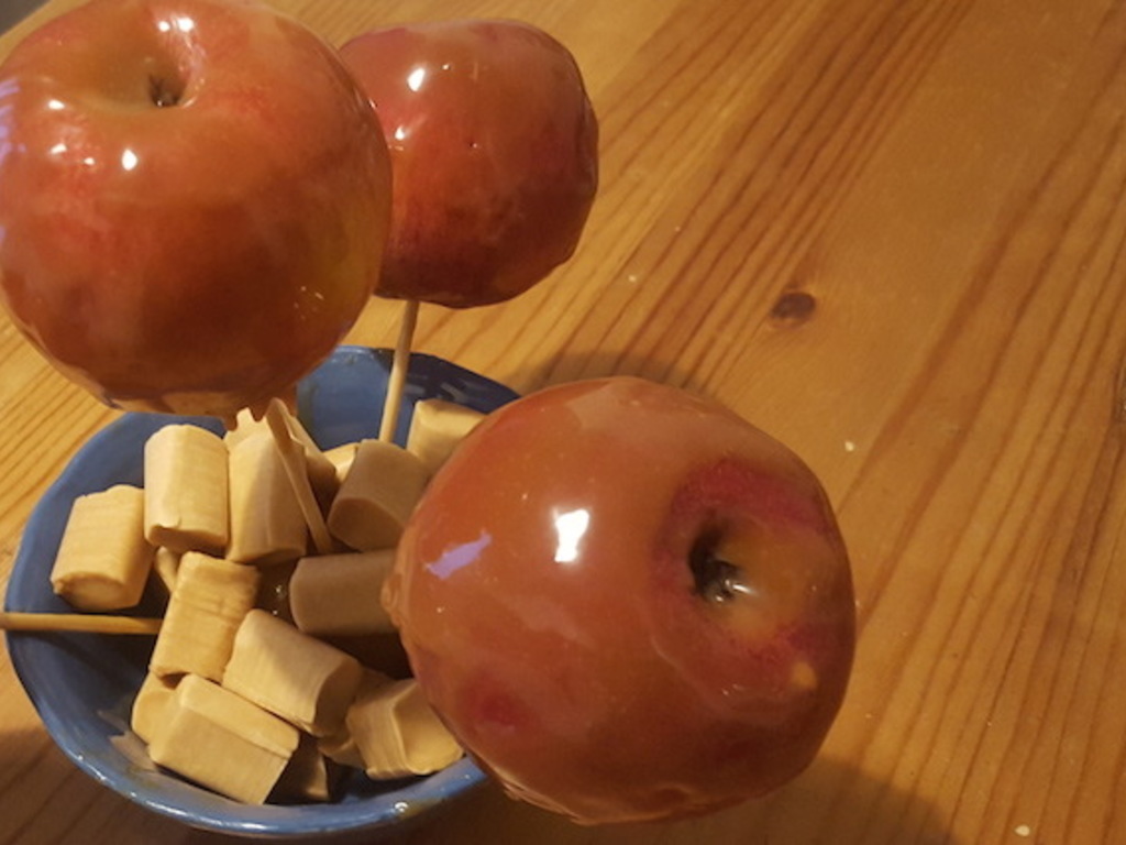 Mele caramellate al caramello mou