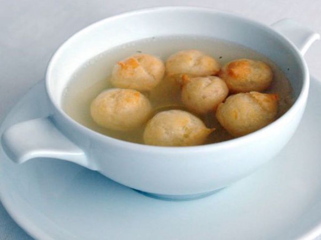 Pasta reale in brodo