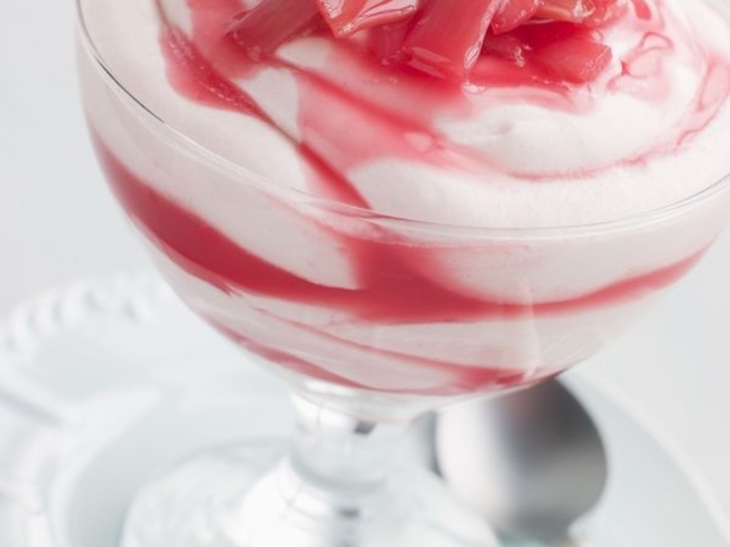 Rabarbaro caramellato con yogurt greco