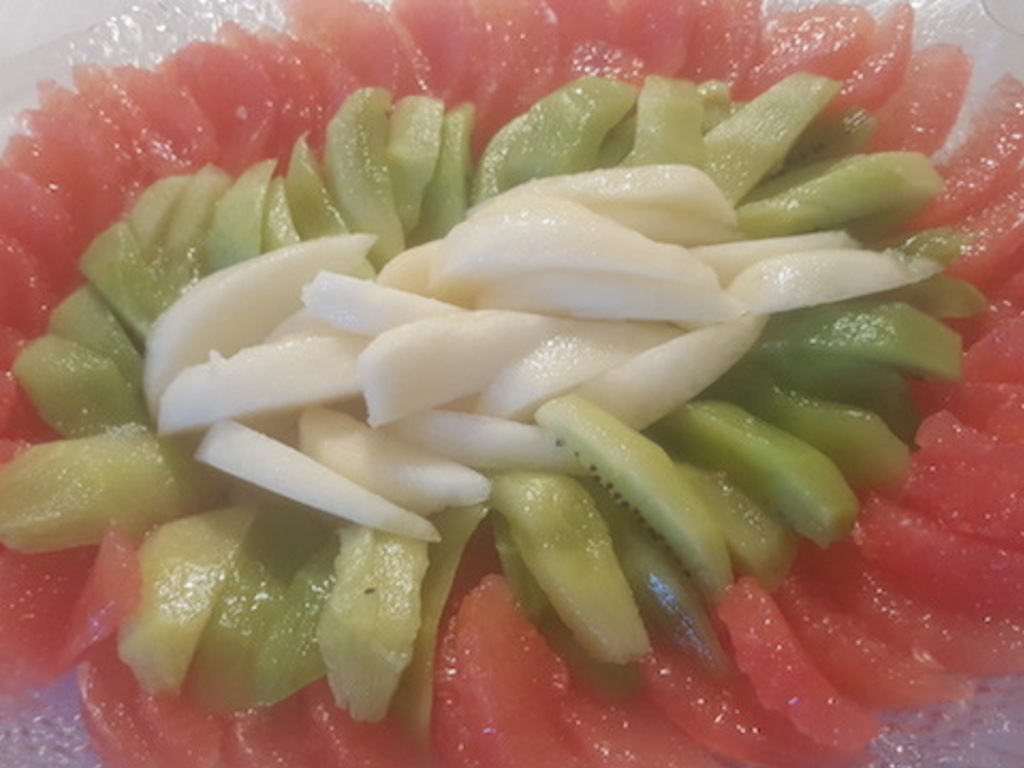 Kiwi, pera e pompelmo rosa in macedonia