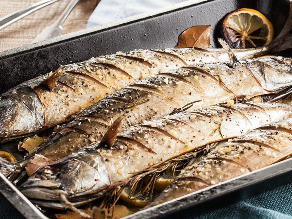 Sgombri farciti al forno alla greca