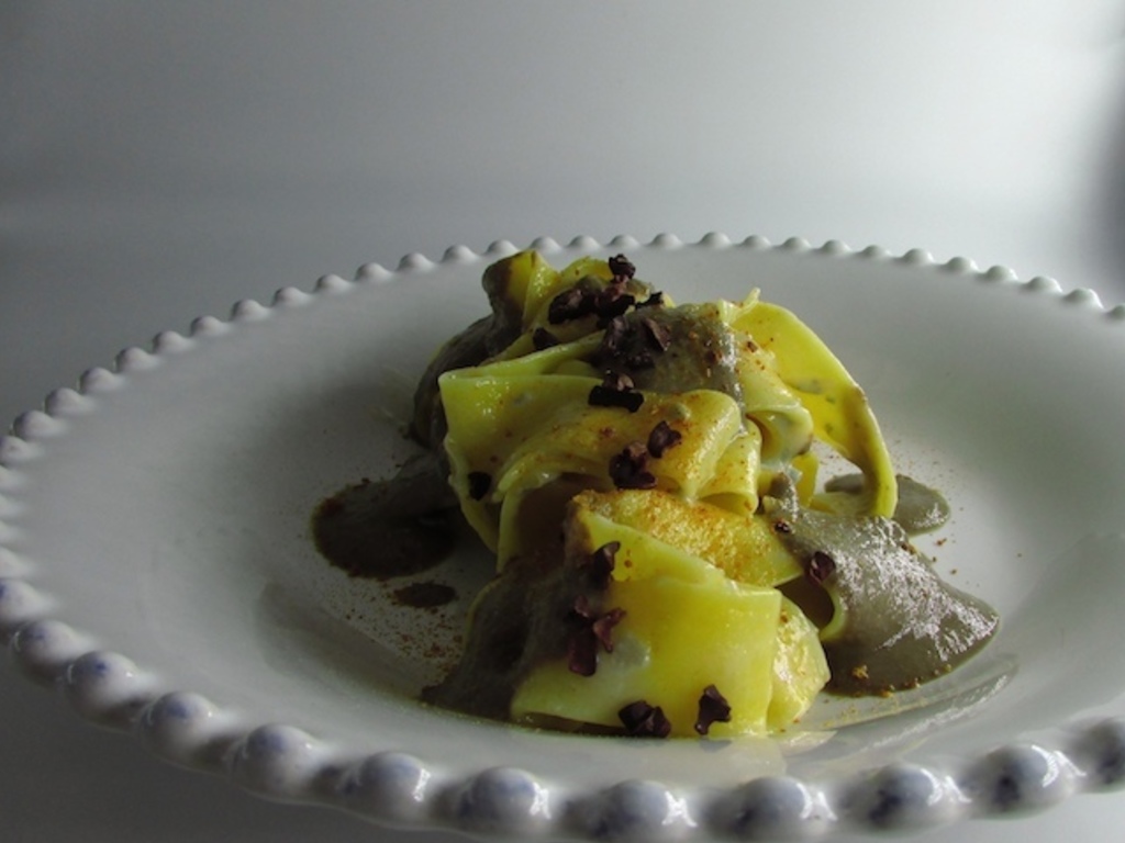 Pappardelle al gorgonzola - Paté di fegatini - fave di cacao - mandarino