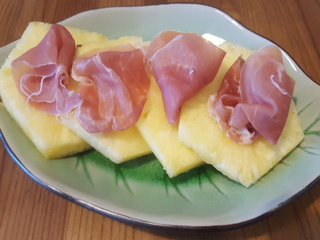 Prosciutto e ananas