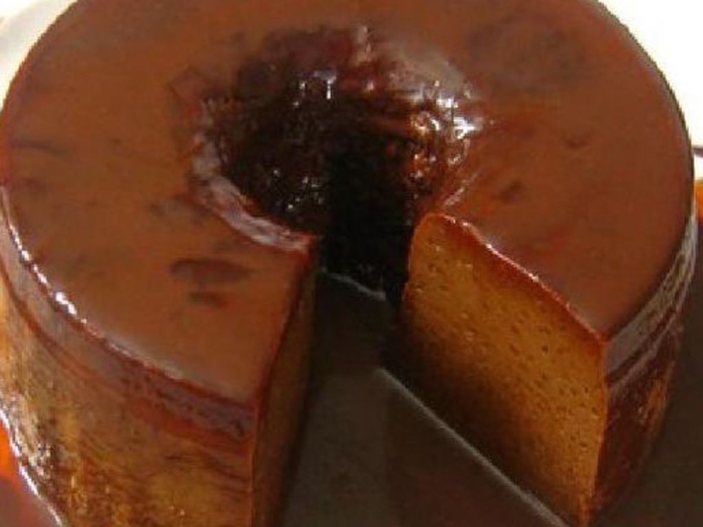 Bavarese con salsa di cioccolato