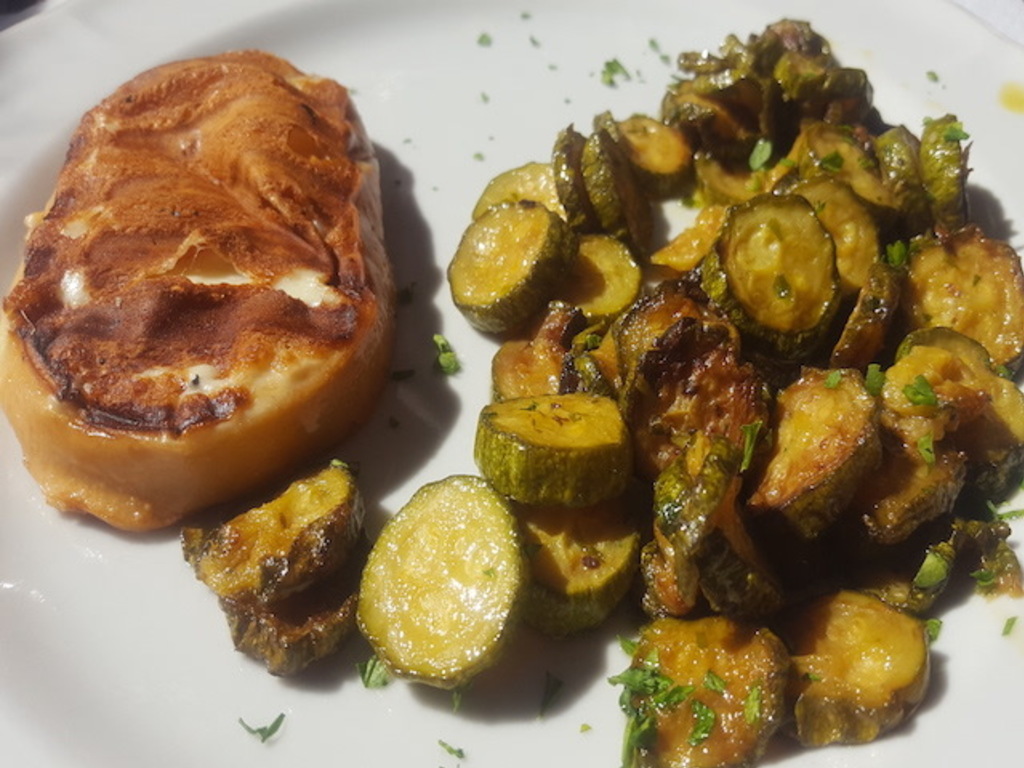 Zucchine trifolate con scamorza alla piastra