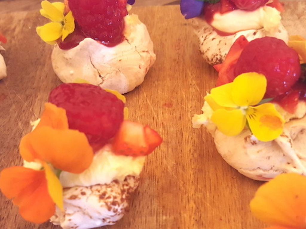 Meringhette ai frutti di bosco