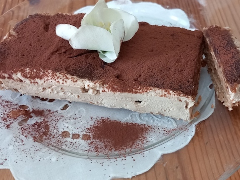 Mattonella di biscotti secchi e crema al caffè