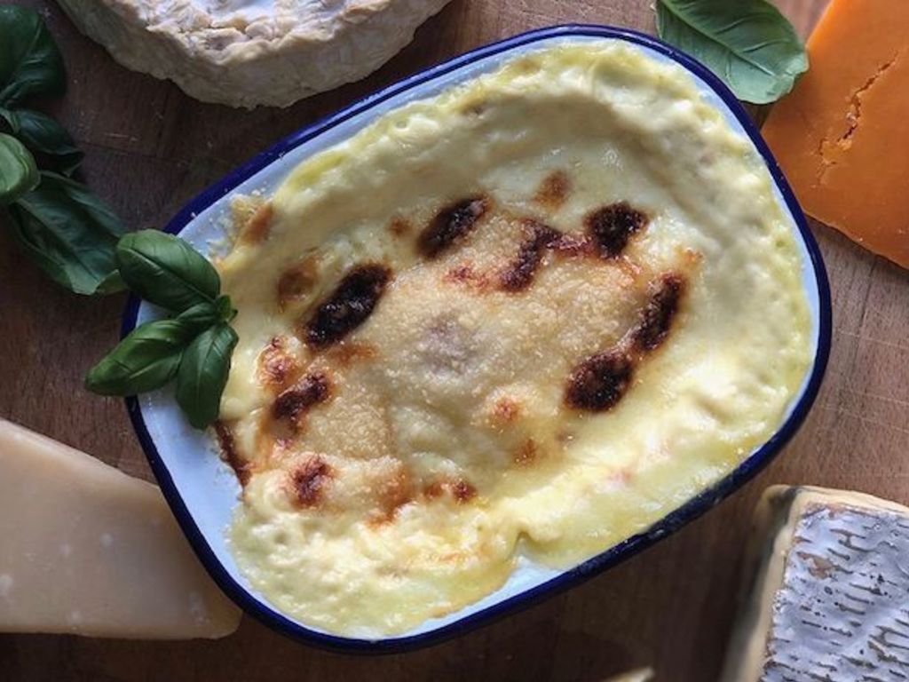 Cheesy baked eggs - Uova al forno  ai formaggi