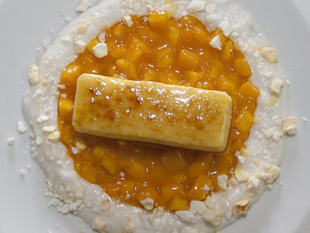 Crema bruciata al frutto della passione, mango e cocco