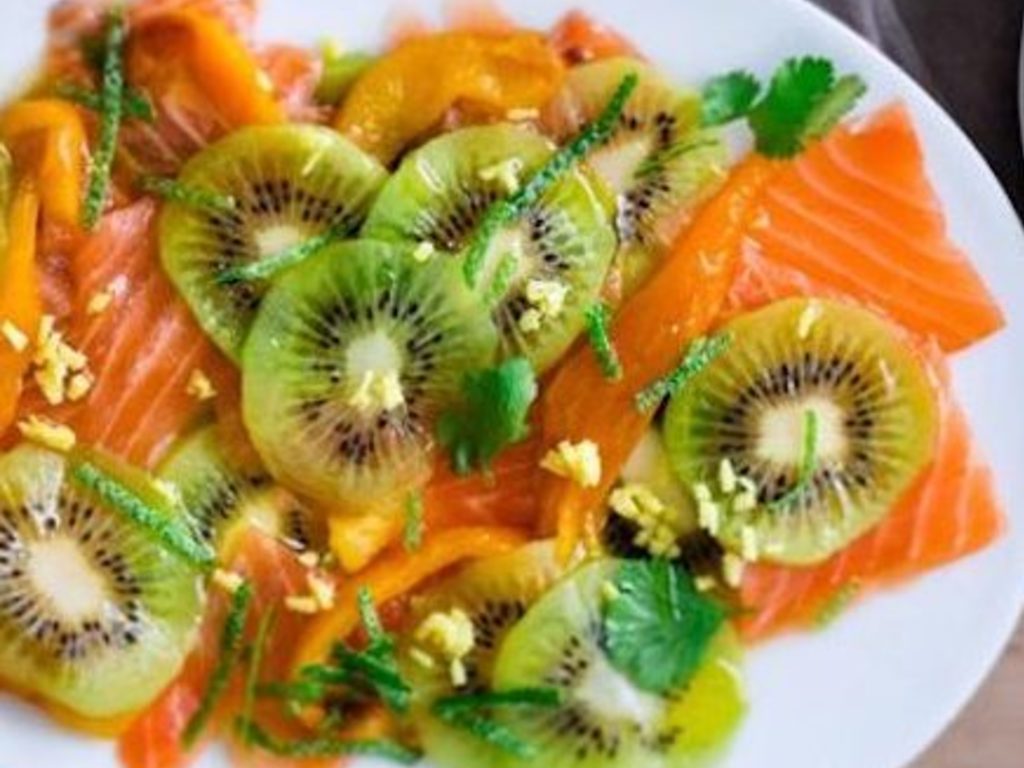 Carpaccio di salmone, kiwi e zenzero