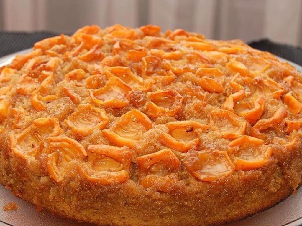 Torta rovesciata di nespole