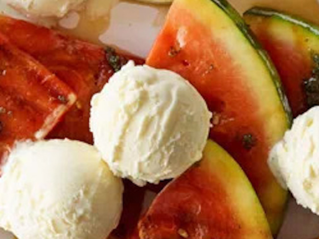 Anguria grigliata con gelato alla vaniglia