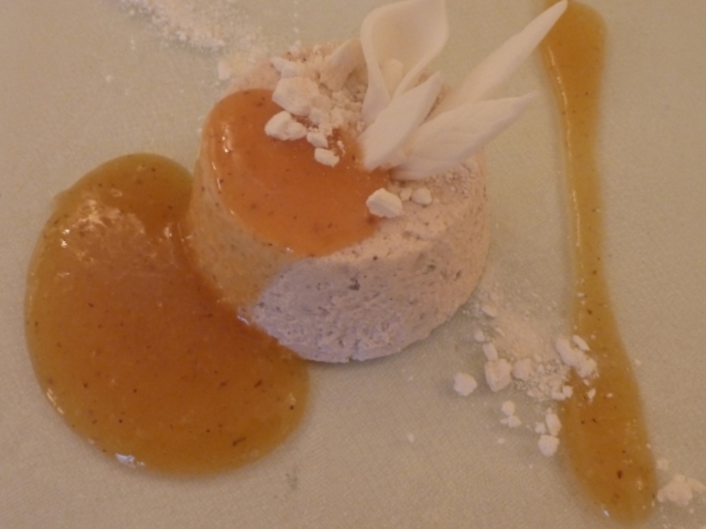 Mousse di castagne con salsa di cachi