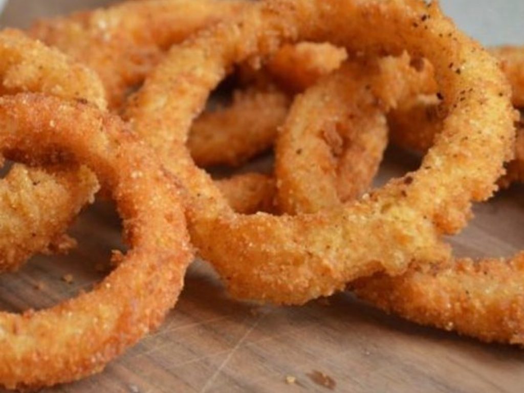 Anelli di cipolla fritti