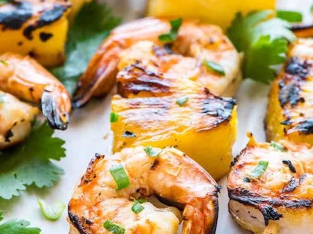Spiedini di gamberi e ananas