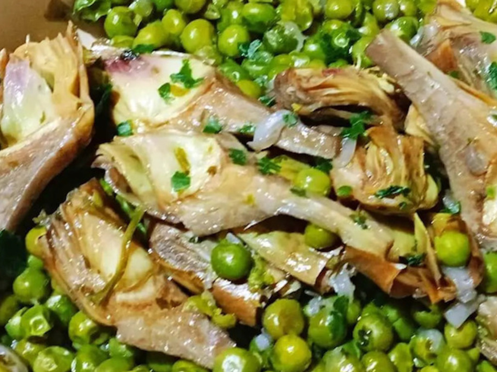 Carciofi e piselli saltati in padella
