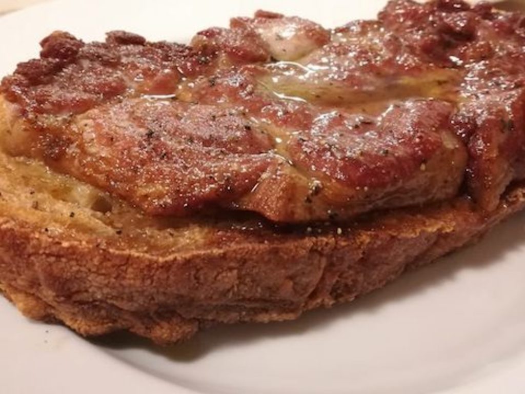 Braciole di maiale con la panuntella