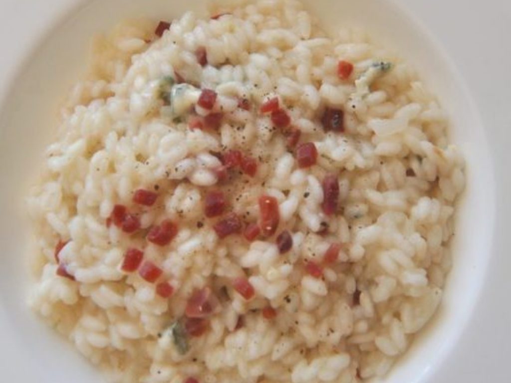Risotto al gorgonzola e rabarbaro