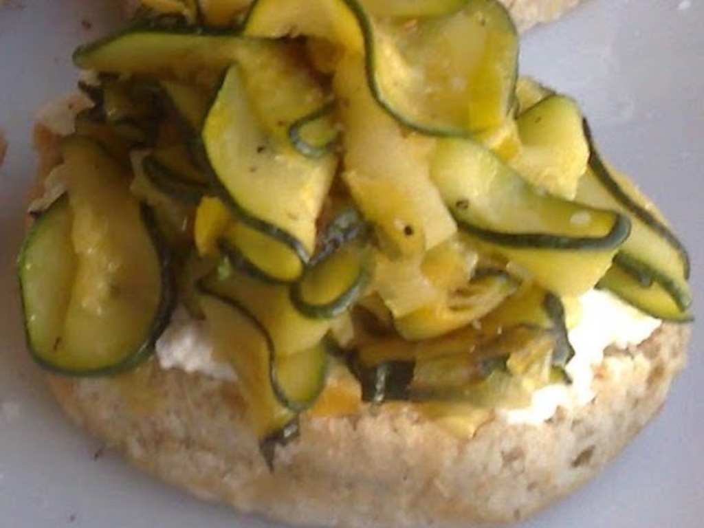 Friselle con zucchine e ricotta