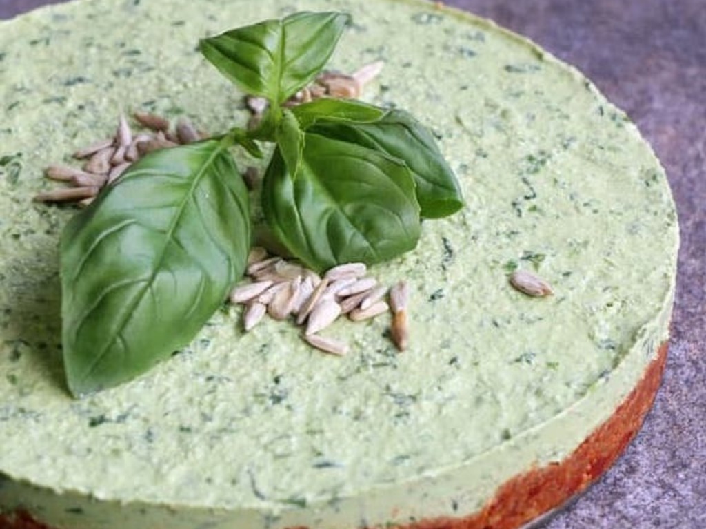 Cheesecake salata al pesto
