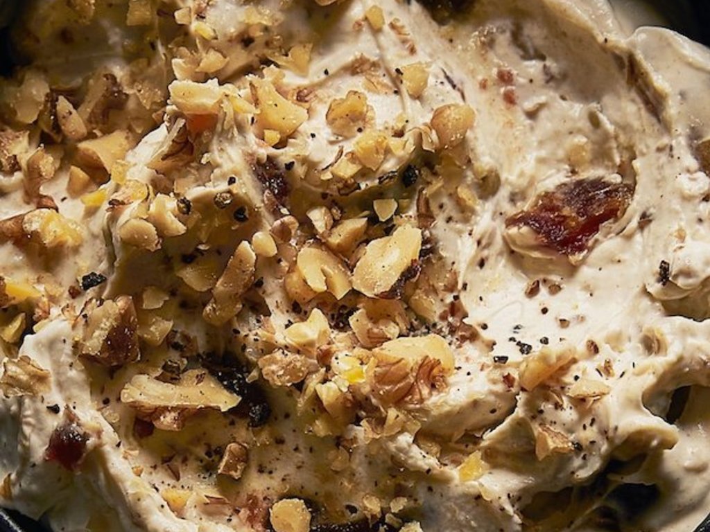 Dip di datteri e formaggi