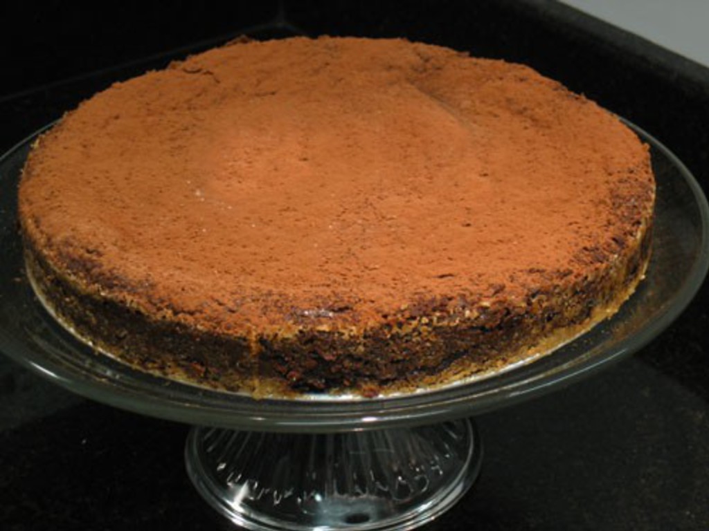 Torta di cacao e nocciole
