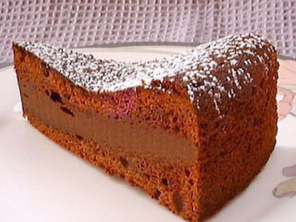 Torta di nocciole e cioccolato